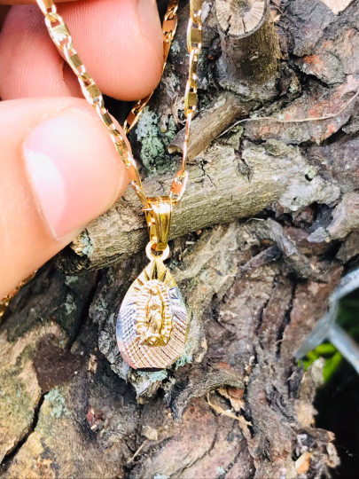 14K Gold Filled Valentino link Pendant Teardrop Shape 17x9mm