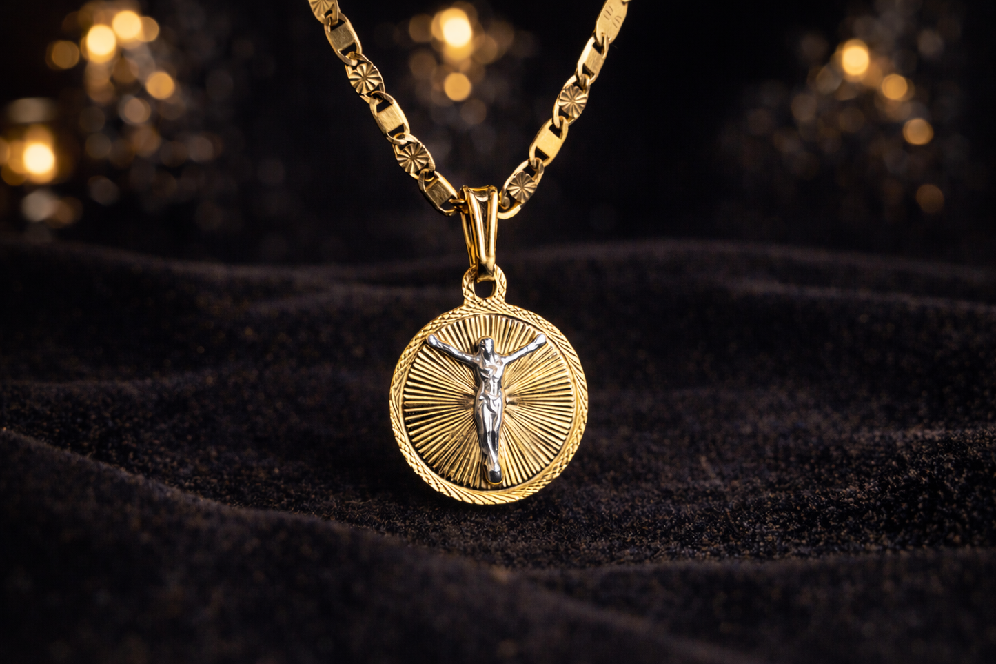 14K Gold Filled Jesus Round Necklace Chain Pendant 17x14mm Religious Gifts