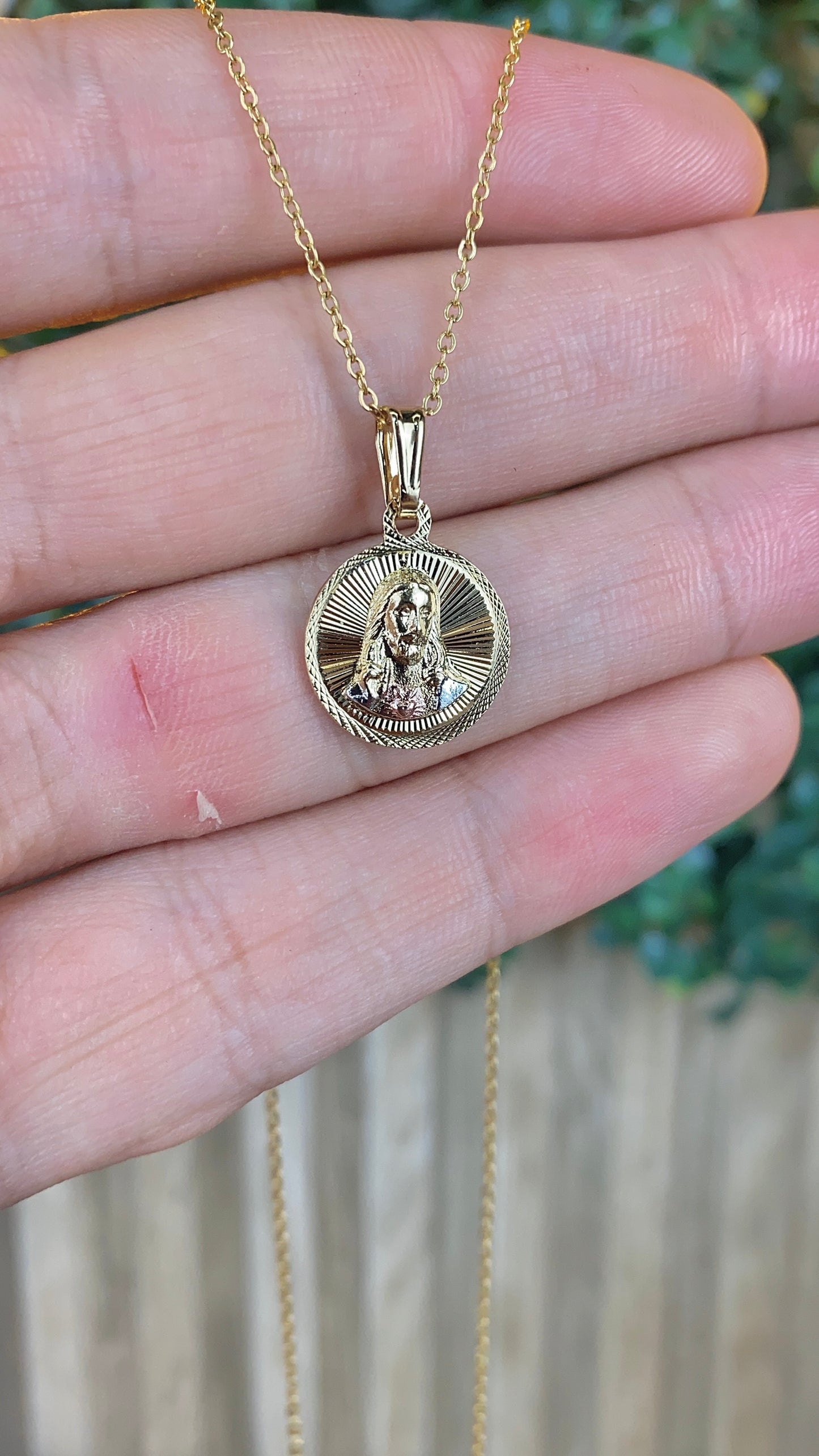 Jesus Sacred Heart Pendant Cable Link Necklace for Womens 17"