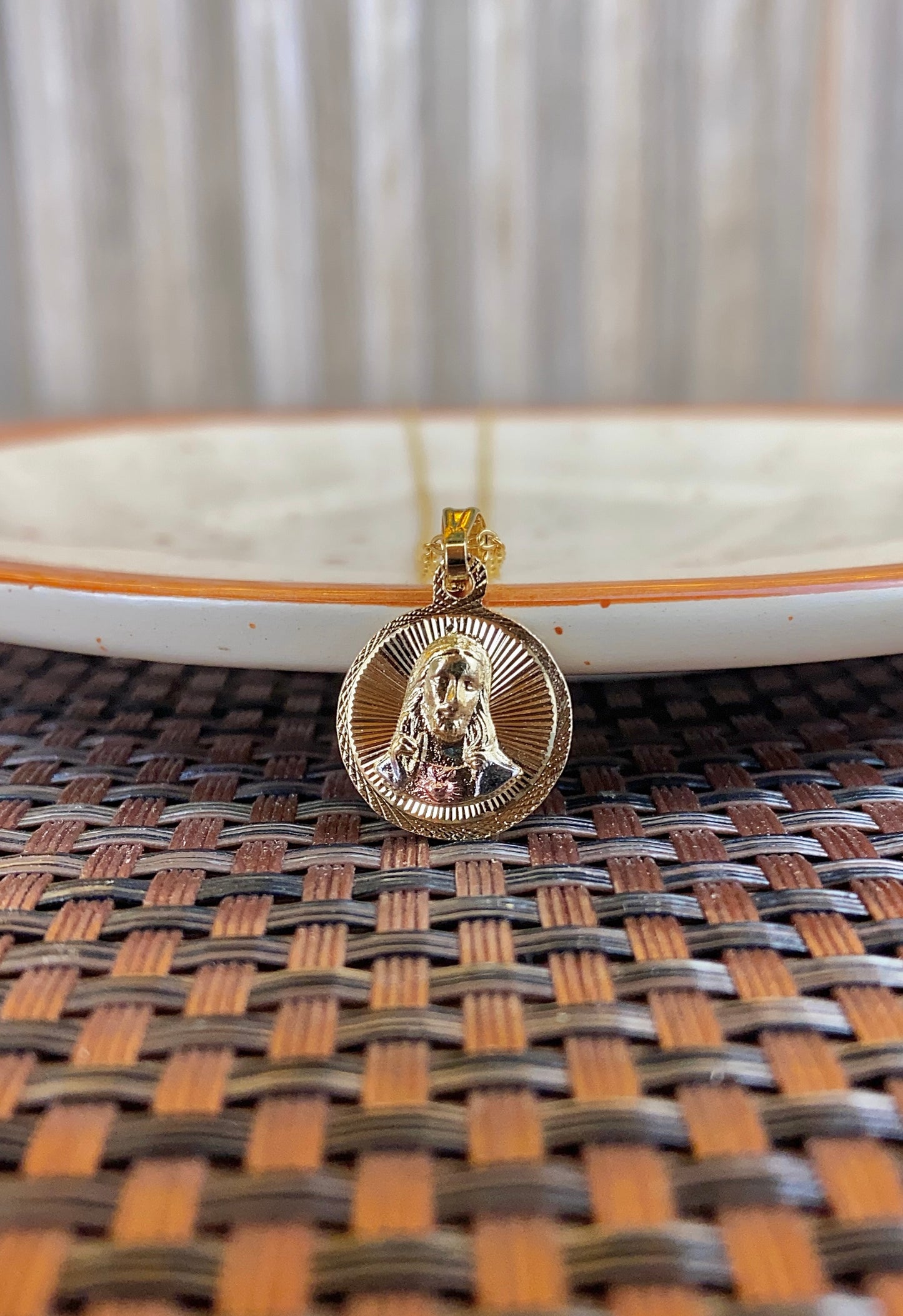 Jesus Sacred Heart Pendant Cable Link Necklace for Womens 17"