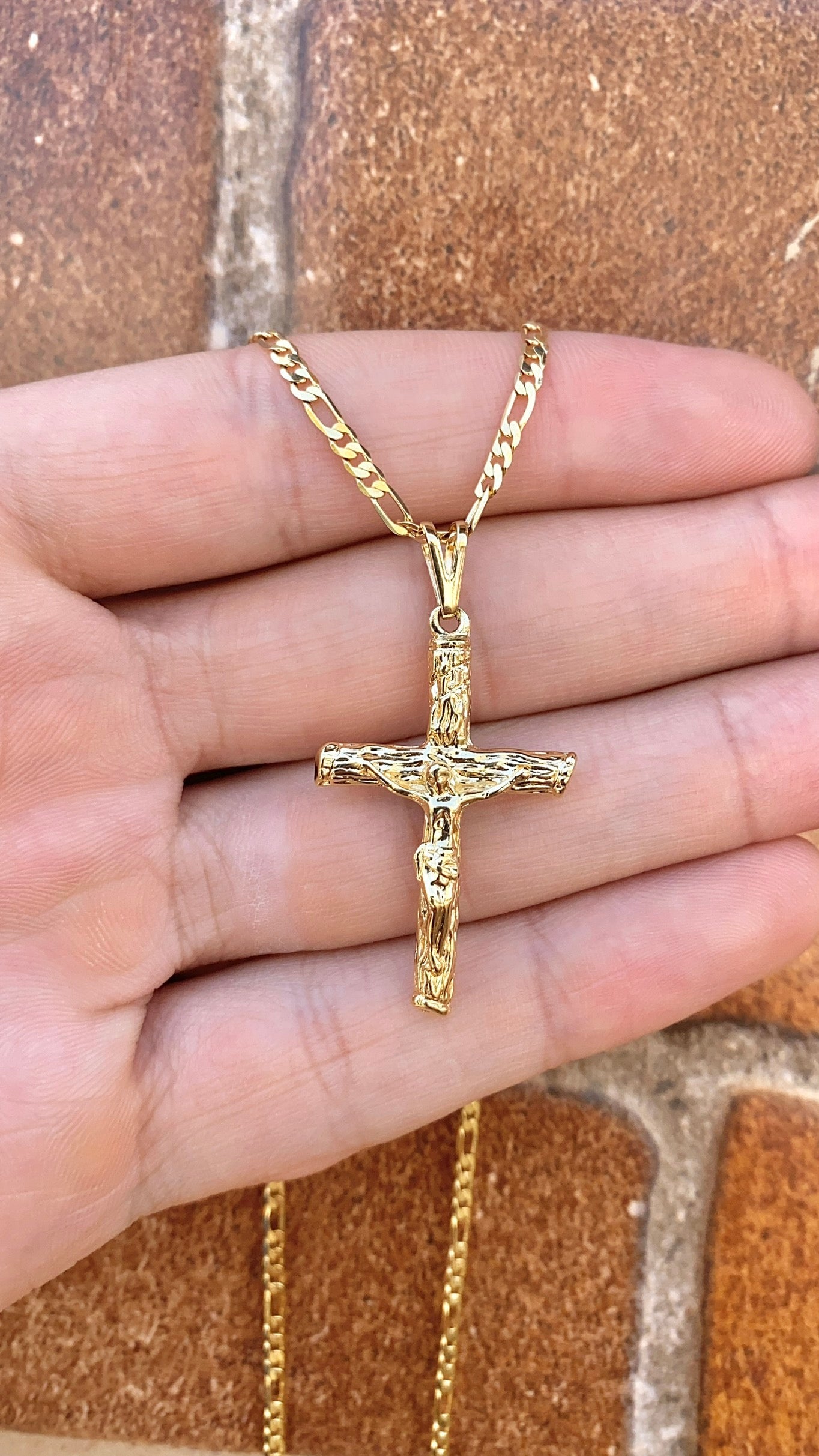 14K Gold Filled Rustic Cross Necklace for Mens Womens Figaro Chain 2.5mm Elegant