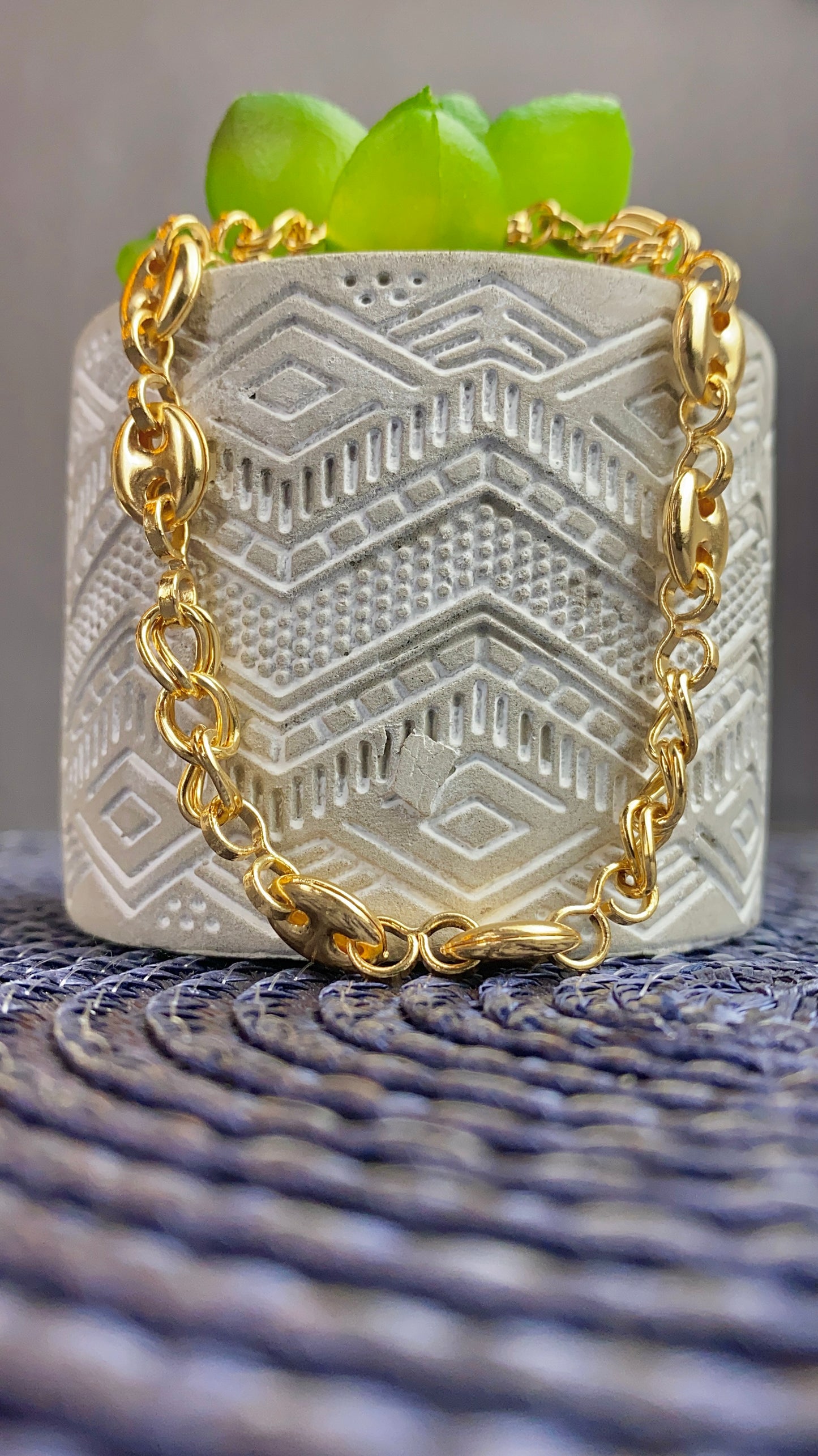 Womens Minimalist Anchor Link Chain Bracelet 7.75" Gold Filled