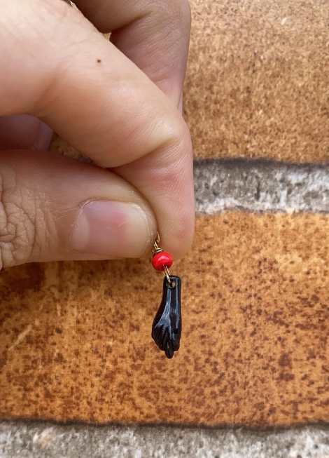 Black Red Beads Azabache Fist Pendant Charm Gifts Girls and Boys