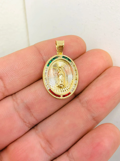 Medalla de la Virgen de Guadalupe Tres Oros Para Mujer/ Gold Filled Virgen de Guadalupe Pendant Women's Men's 24x18mm Dainty Pendant Jewelry