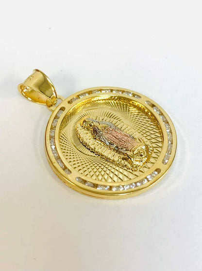 Medalla de la Virgencita de Guadalupe Tres Oros para Mujer y Hombre 28x25 Tri Color Virgen de Guadalupe Pendant Medal CZ Round Pendant Charm