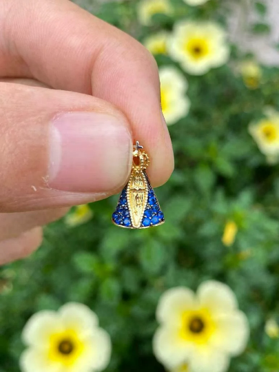 Pingentes Foleados a Ouro 18K de Nossa Senhora de Aparecida com Pedras de Zirconia / Pingentes da Virgem Aparecida para Colares de Mulheres