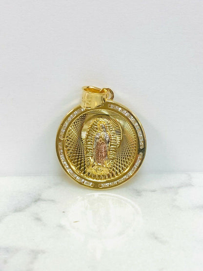 Medalla de la Virgencita de Guadalupe Tres Oros para Mujer y Hombre 28x25 Tri Color Virgen de Guadalupe Pendant Medal CZ Round Pendant Charm
