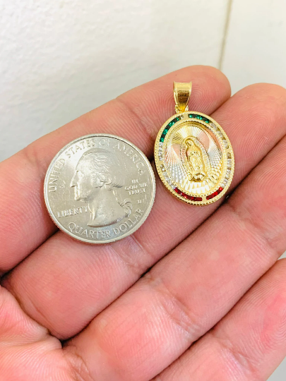 Medalla de la Virgen de Guadalupe Tres Oros Para Mujer/ Gold Filled Virgen de Guadalupe Pendant Women's Men's 24x18mm Dainty Pendant Jewelry