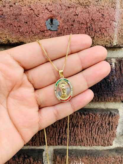 Cadena y Dije de la Virgen de Guadalupe en Oro Laminado/ Virgen de Guadalupe Necklace/ Guadalupe Jewelry/ Womens Necklace 20" / Everyday Necklace