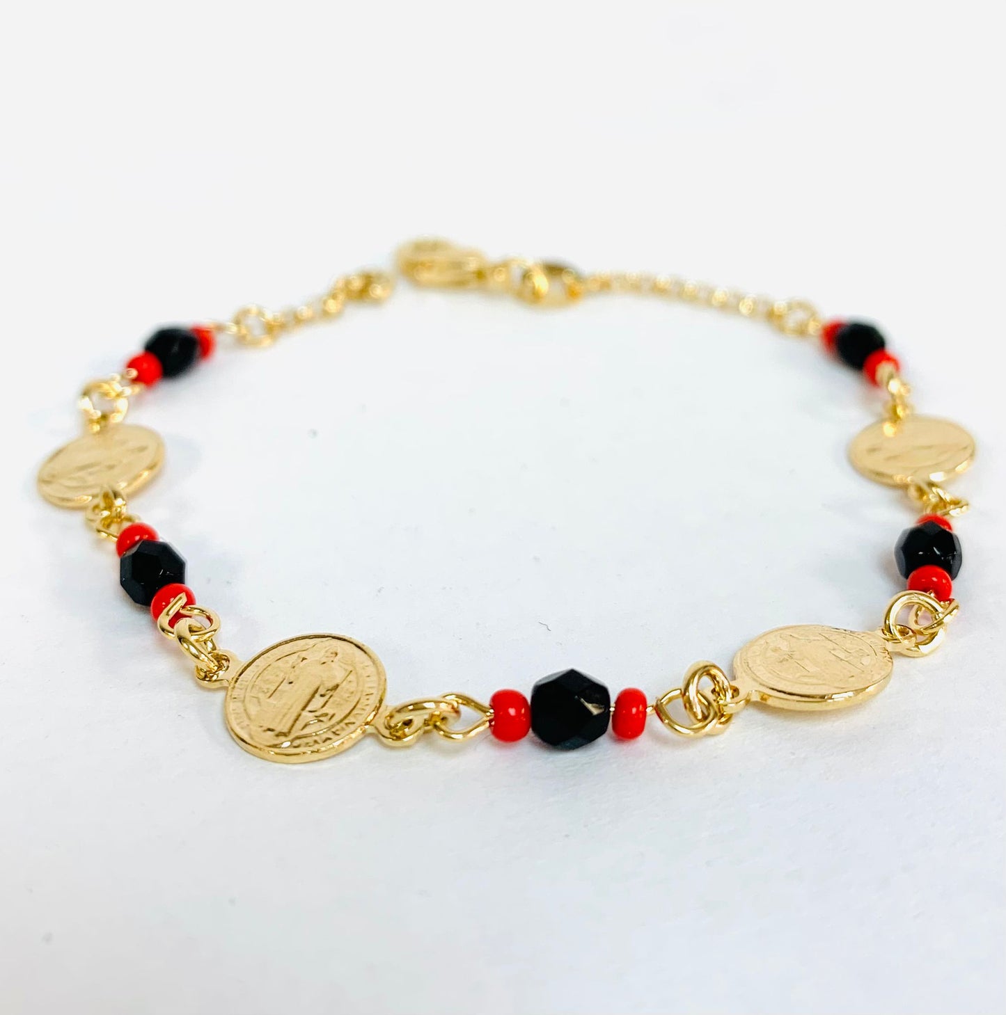 San Bendictus Bracelets Black Red Beads Bracelet for Good Luck & Protection in Gold Filled/ Pulsera de San Benito con Piedras de Azabache para Mujer