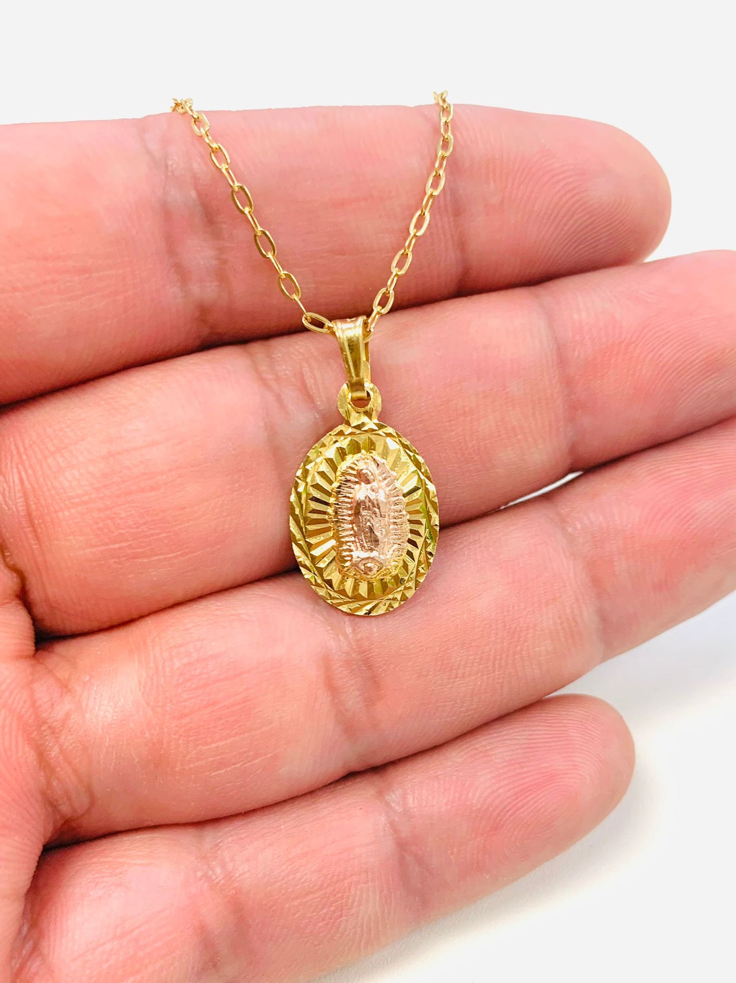 Diamond Cut Virgen de Guadalupe Necklace with Cable Link Chain 20"/ Guadalupe Pendant 20x13mm/ Dainty Necklace/ Dije de Guadalupe para Mujer con Cadena Cable Link Oro Laminado