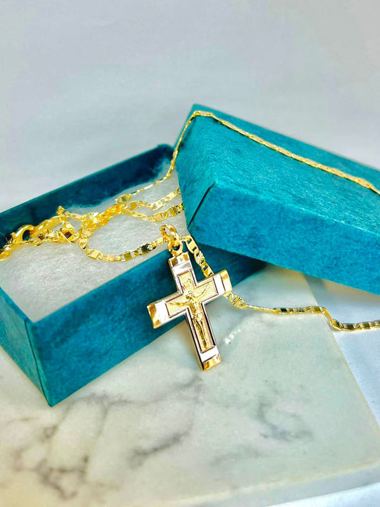 Womens Cross Necklace Charm in Gold Filled/ Everyday Cross Pendant 28x20/ Dainty Cross Necklace 20"/ Cadena de Cruz en Oro Laminado para Muje