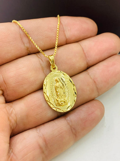 Virgen de Guadalupe Charm Pendant Necklace 26x18mm / Medalla de la Guadalupe Oro Laminado / Box Link Chain for Womens Mens /Dainty Necklace