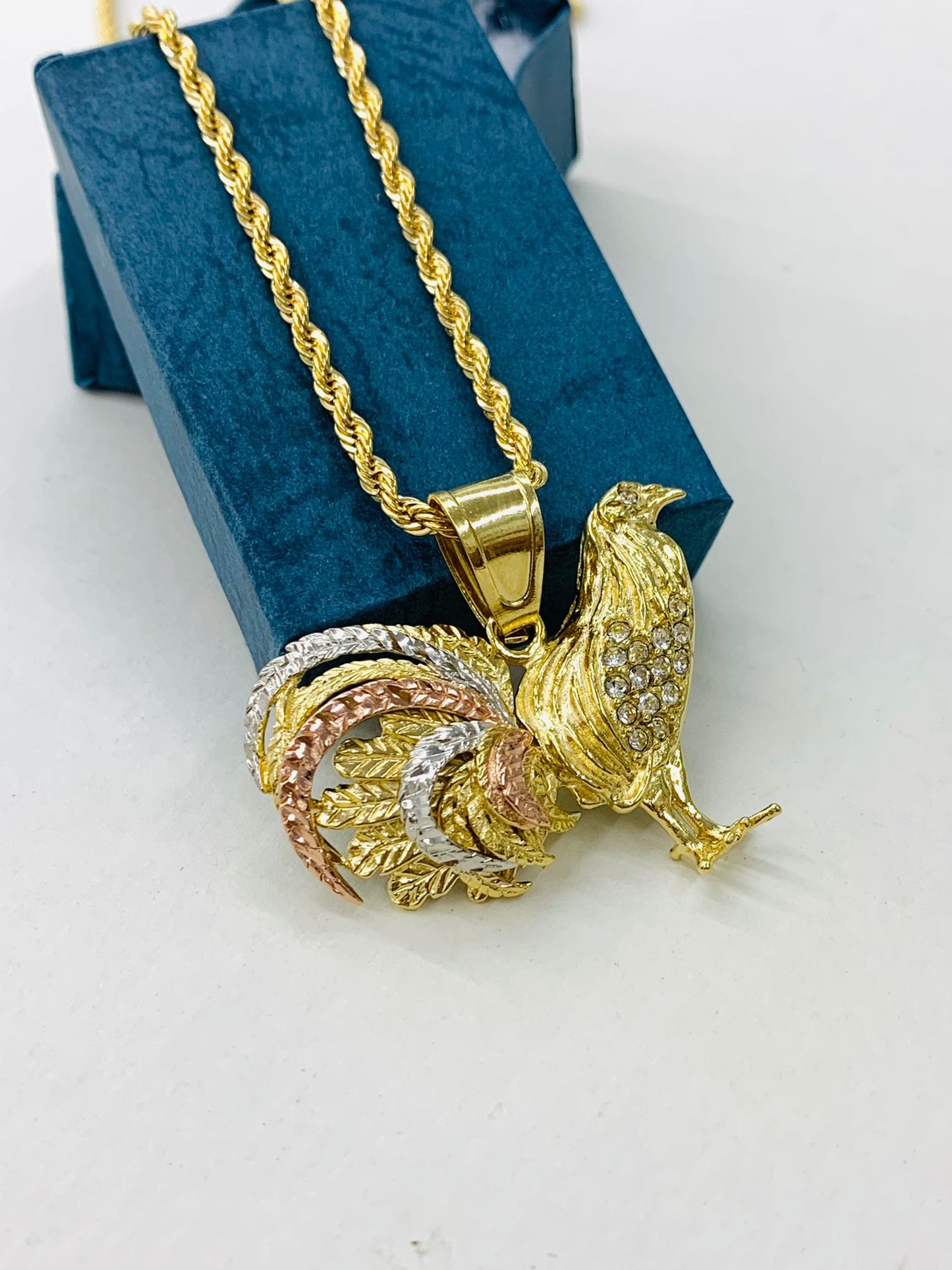 Medalla del Gallo de Tres Colores CZ para Mujer y Hombre Rope Chain Necklace 24" for Mens 18K Gold Filled Chicken Rooster Pendant Necklace