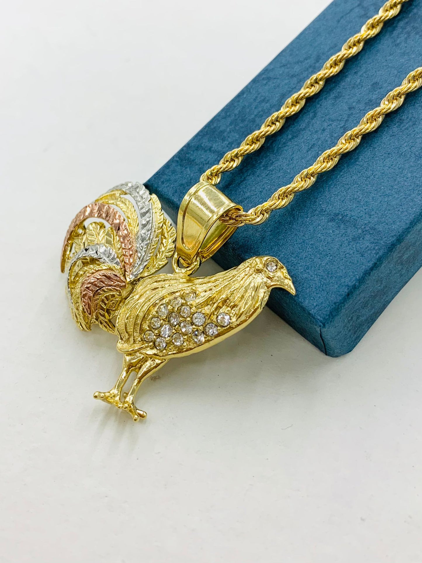 Medalla del Gallo de Tres Colores CZ para Mujer y Hombre Rope Chain Necklace 24" for Mens 18K Gold Filled Chicken Rooster Pendant Necklace