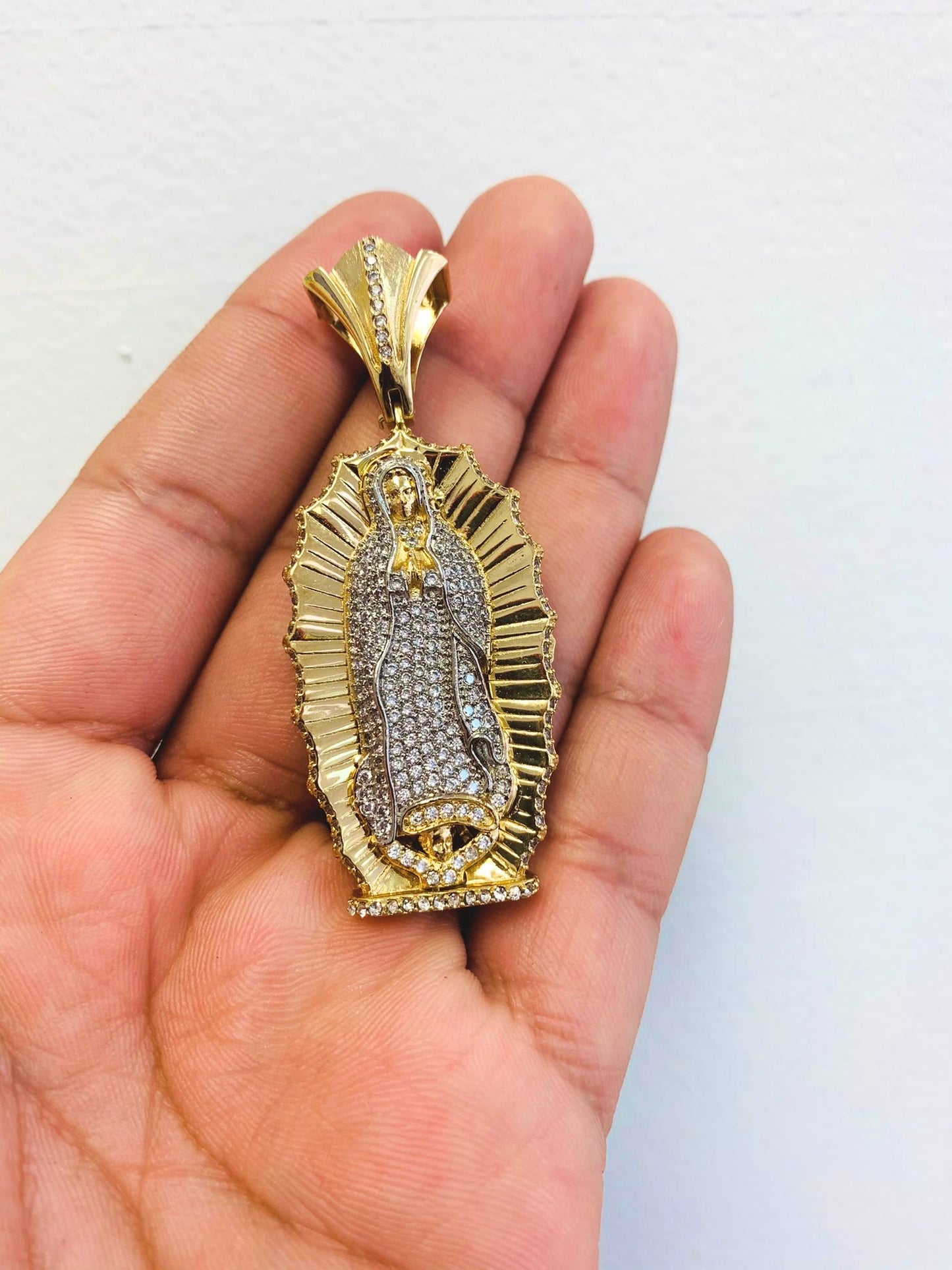 Virgen de Guadalupe Pendant LARGE with Cubic Zirconia Stones / Medalla Grande de la Virgen de Guadalupe Para Hombre / Regalos Para Hombre